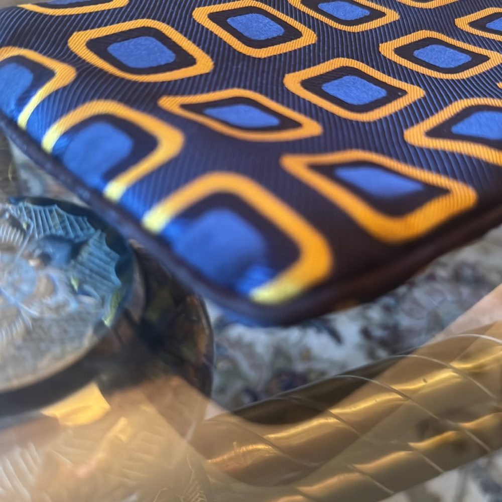 Prada holiday, and Brown re-ordered for Prada blue gold geometric design - Picture 13 of 15